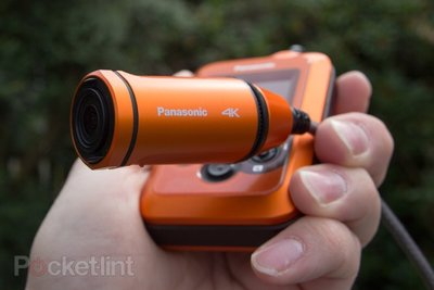 Panasonic HX-A500 в руках весь гаджет.jpg